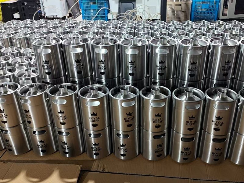 Beverage Kegs & Dispensing Sets image 12