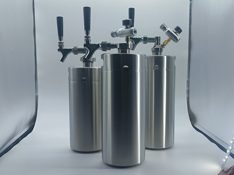 Beverage Kegs & Dispensing Sets image 34