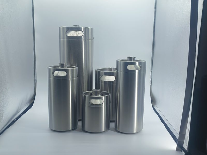 Beverage Kegs & Dispensing Sets image 37