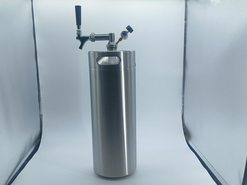 Beverage Kegs & Dispensing Sets image 38