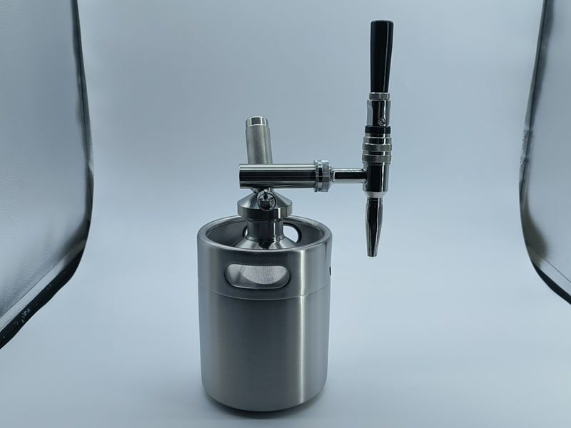 Beverage Kegs & Dispensing Sets image 41