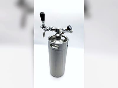 Beverage keg and dispensing set application